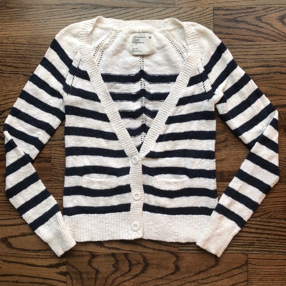 American Eagle Outfitters Sweaters - AMERICAN EAGLE 🦅 Knitted Cardigan